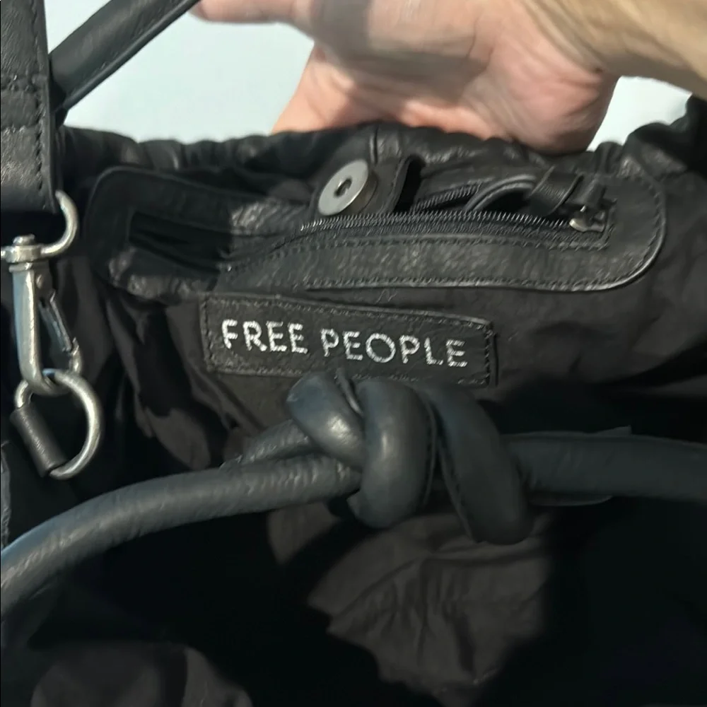 Free People Black Slouchy Shoulder Bag - Picture 2 of 4